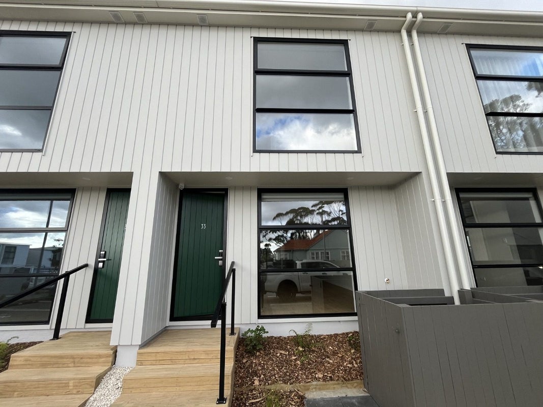 33 Dunkirk Terrace, Mount Albert, Auckland - Carousel 9