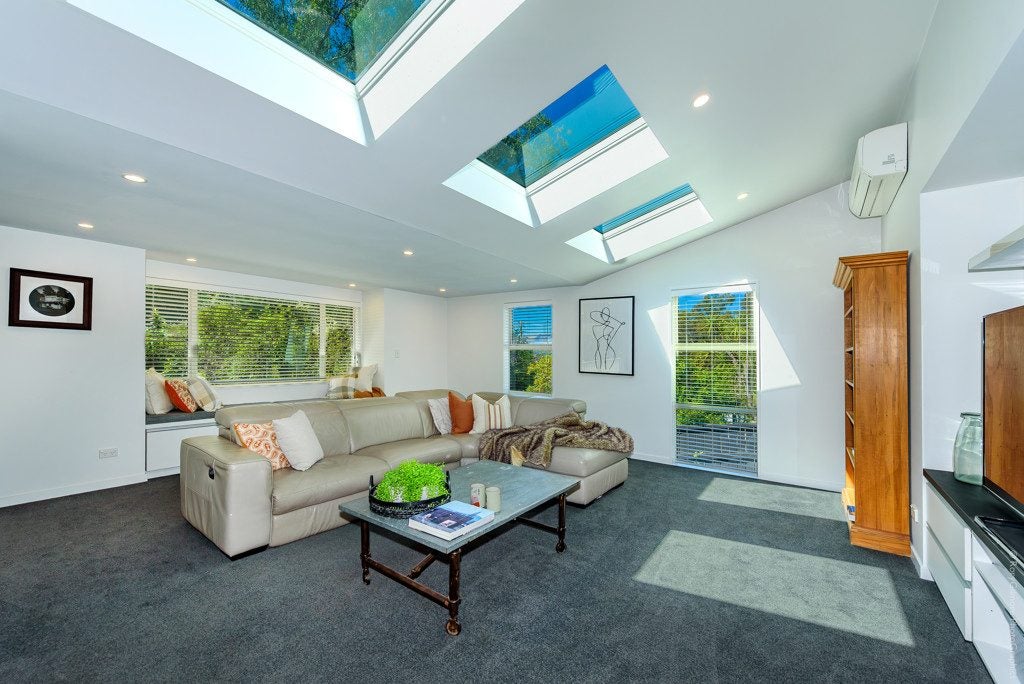 2 Zephyr Terrace, Governors Bay, Lyttelton - Carousel 2