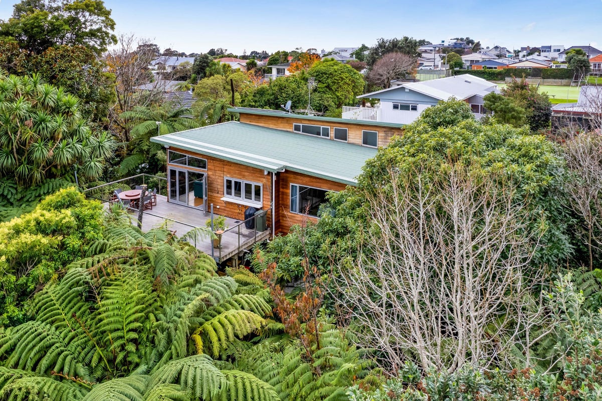 12 Leatham Avenue, Strandon, New Plymouth - Carousel 29