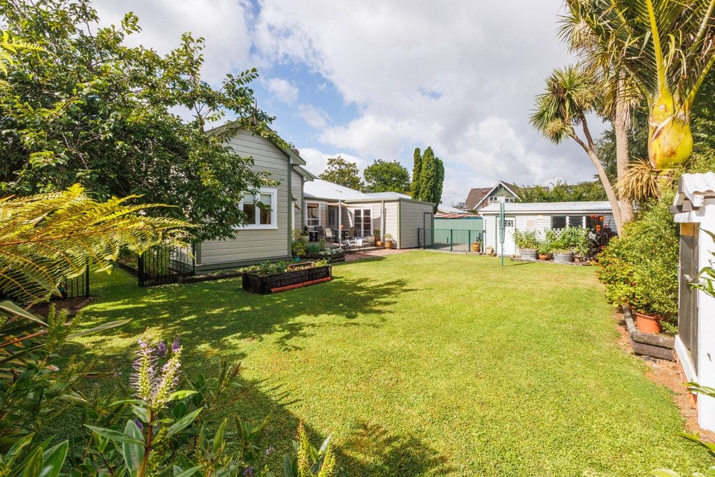 301 College Street, West End, Palmerston North - Carousel 2