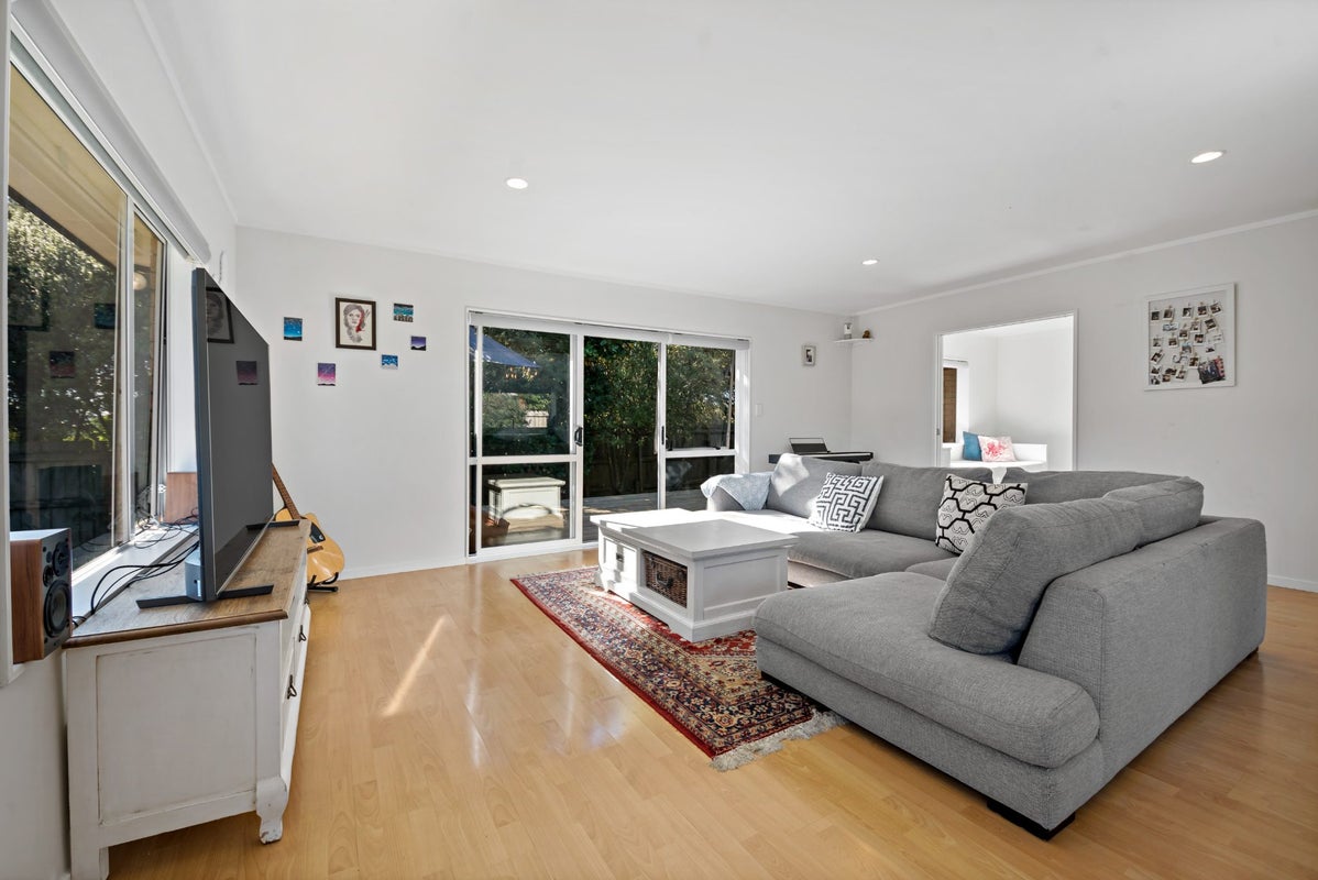 60A Crawford Ave, Mangere Bridge, Manukau - Carousel 1