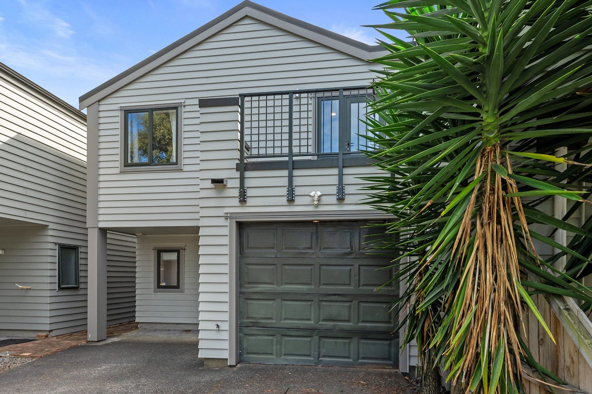 1/23 Fields Parade, Oteha, Auckland - Carousel 1