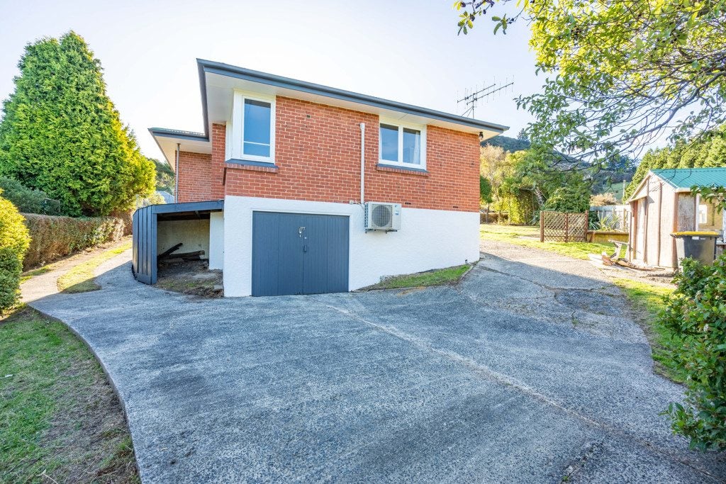 122 Manapouri Street, Maia, Dunedin - Carousel 1