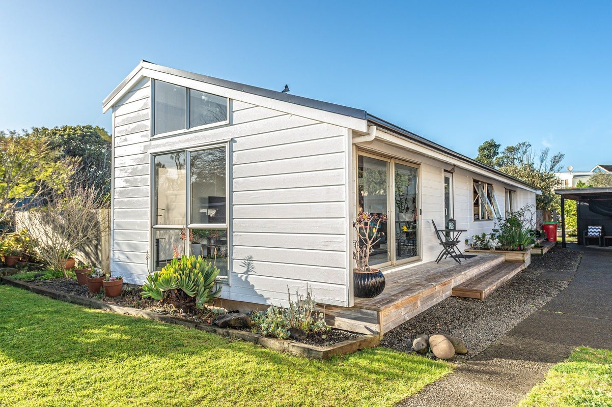 15 Banks Place, Tawhero, Whanganui, Manawatu / Whanganui - Carousel 1