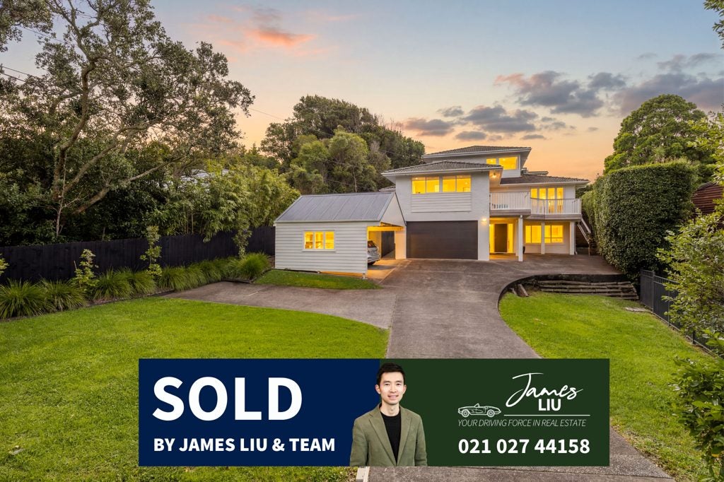 19 Sandown Road, Rothesay Bay, Auckland - Carousel 1