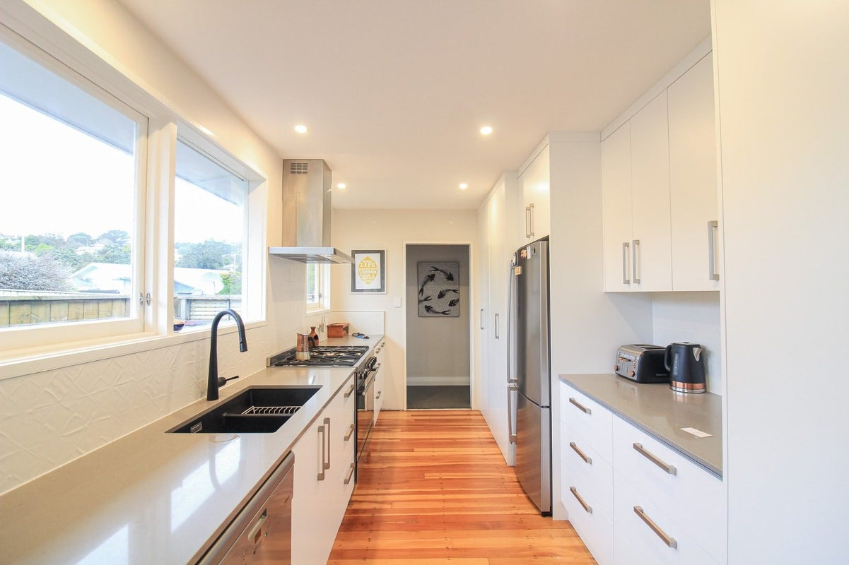 23 Silverbirch Grove, Churton Park, Wellington - Carousel 2