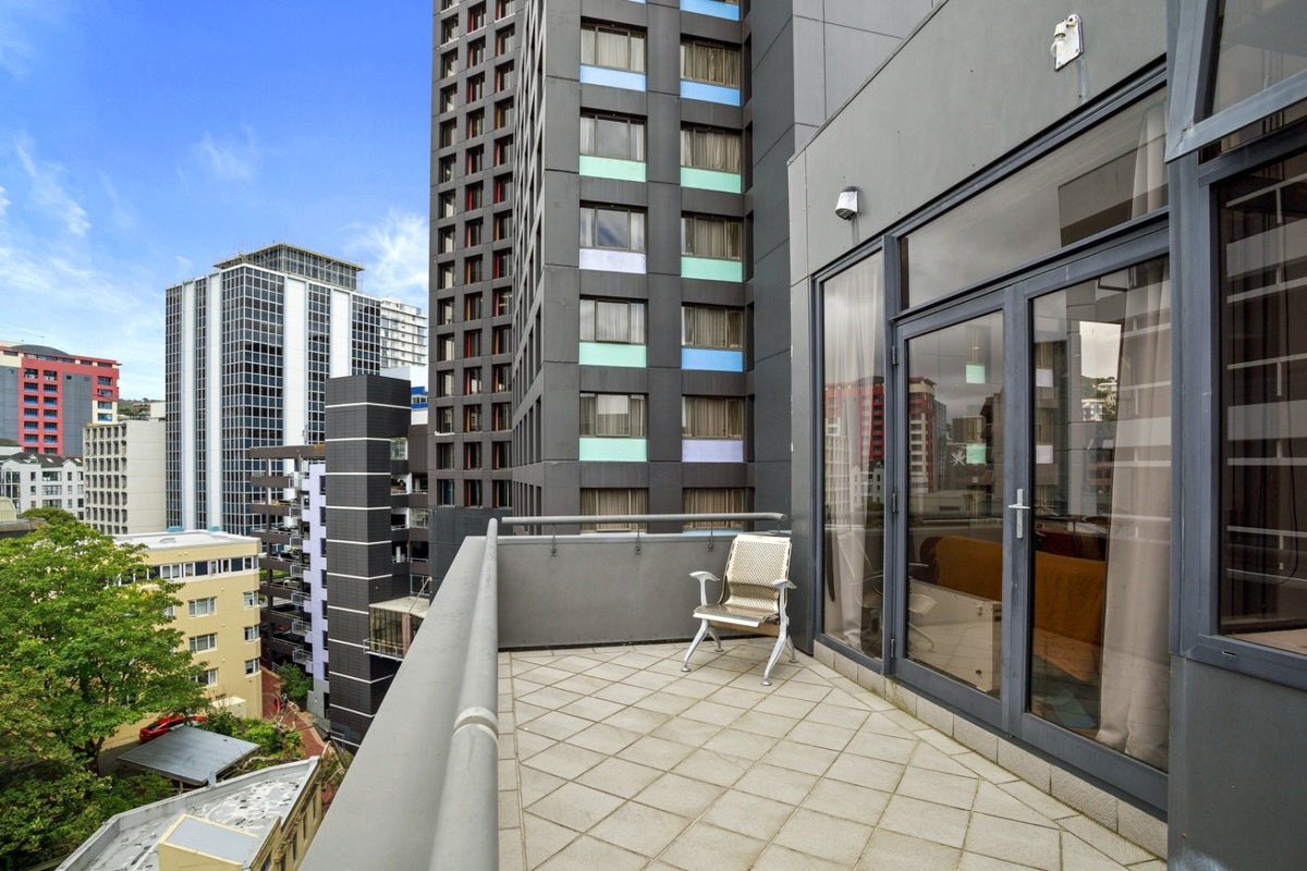 1103/332 Lambton Quay, Wellington Central, Wellington - Carousel 17