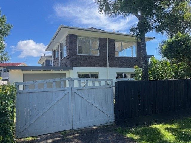 1/57 Butley Drive, Farm Cove, Auckland - Carousel 1