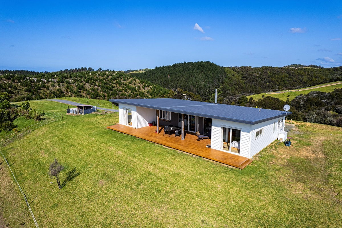 161B Clements Road, Matapouri, Whangarei - Carousel 1