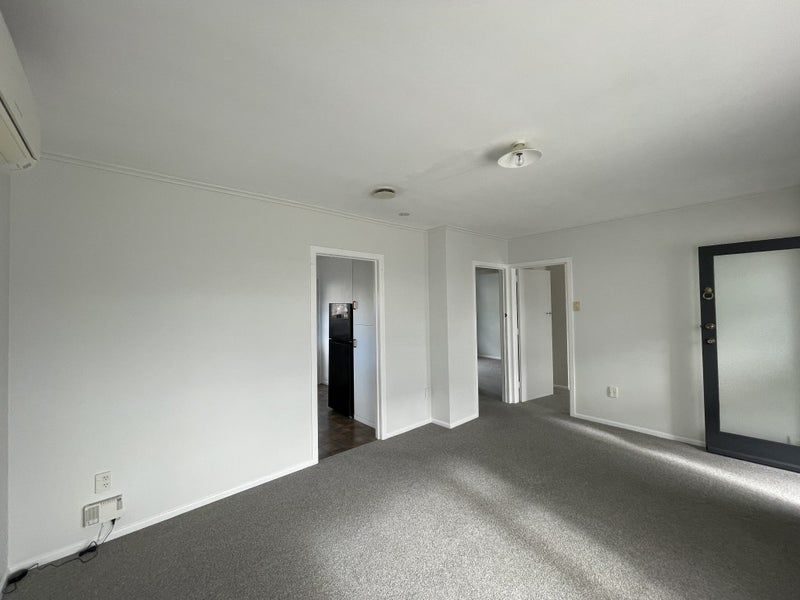 1/31 Exmouth Road, Northcote, Auckland - Carousel 2