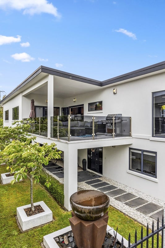 92 Preston Crescent, Belleknowes, Dunedin - Carousel 2