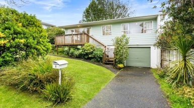 1 Hatfield Heights, Hatfields Beach, Orewa - Carousel 1