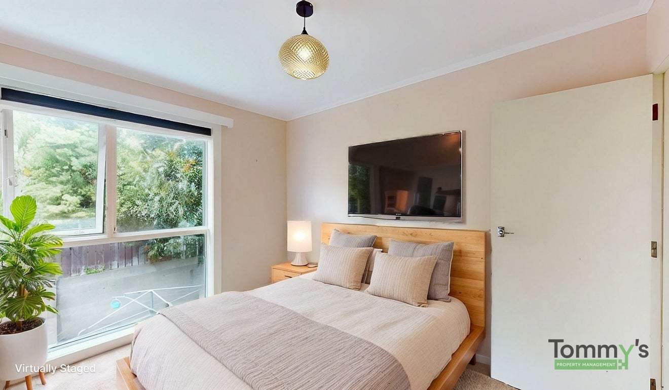 7/4 Queen Street, Mount Victoria, Wellington - Carousel 2