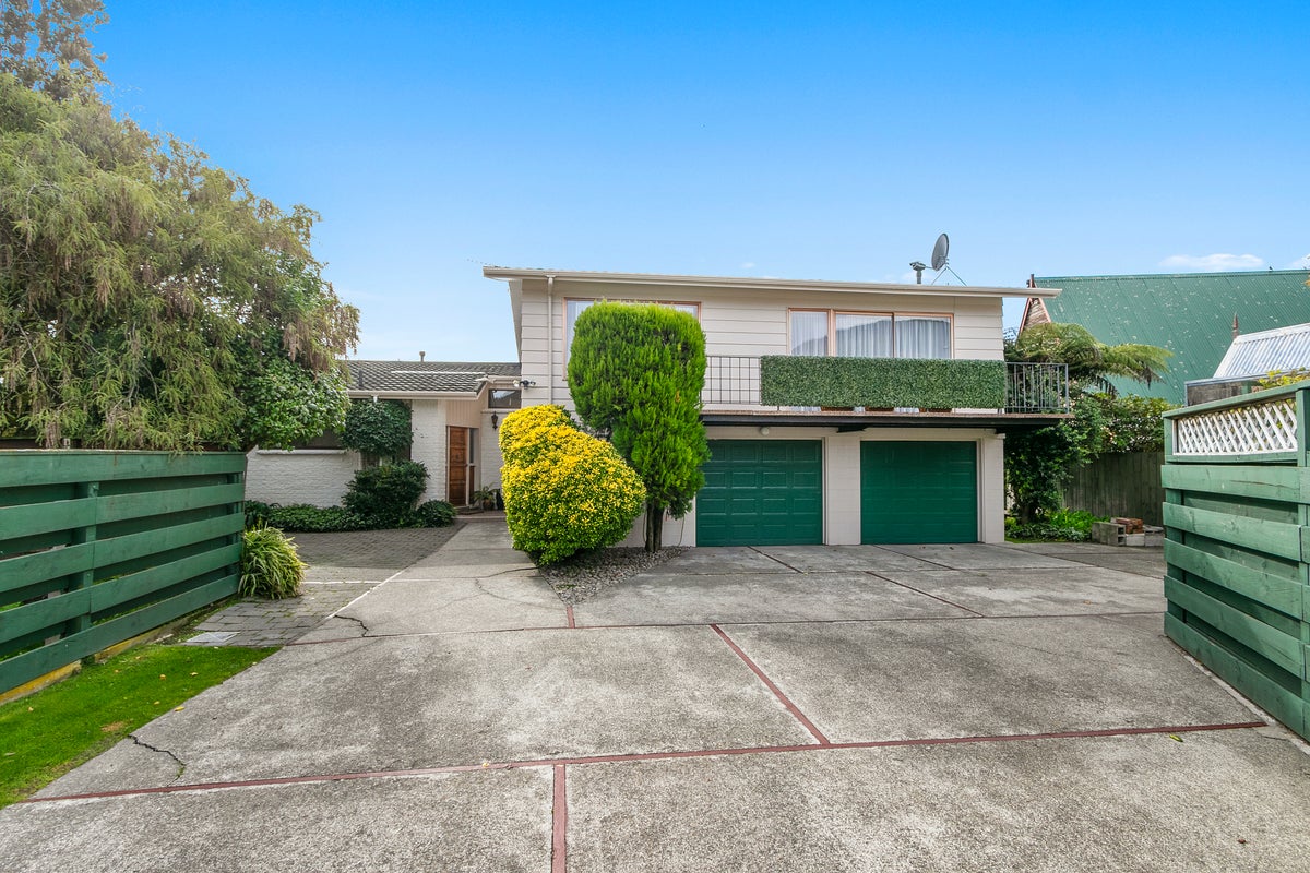 13A Norton Park Avenue, Fairfield, Lower Hutt - Carousel 1