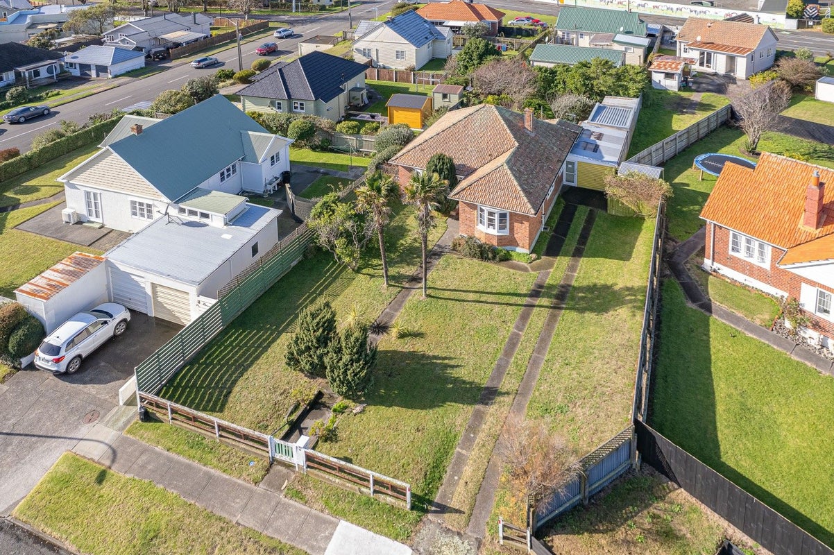 49 Selwyn Crescent, College Estate, Whanganui - Carousel 2