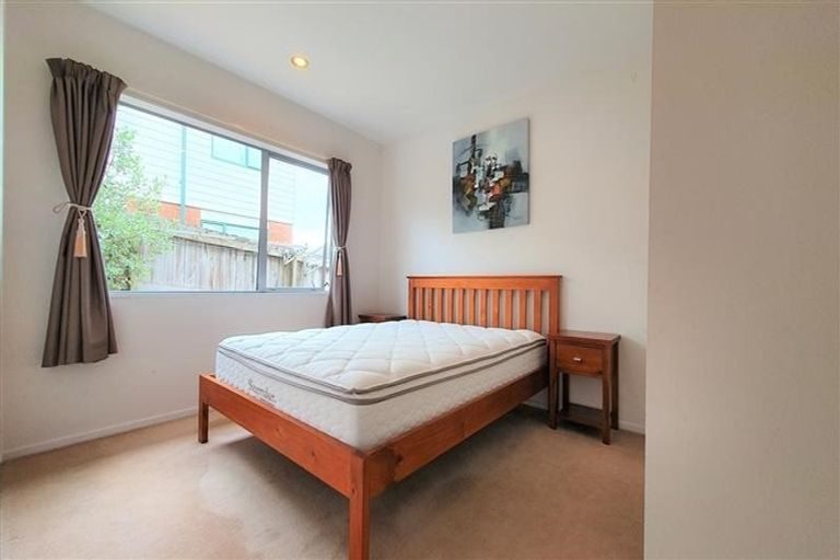 29A Raleigh Road, Northcote, Auckland - Carousel 4