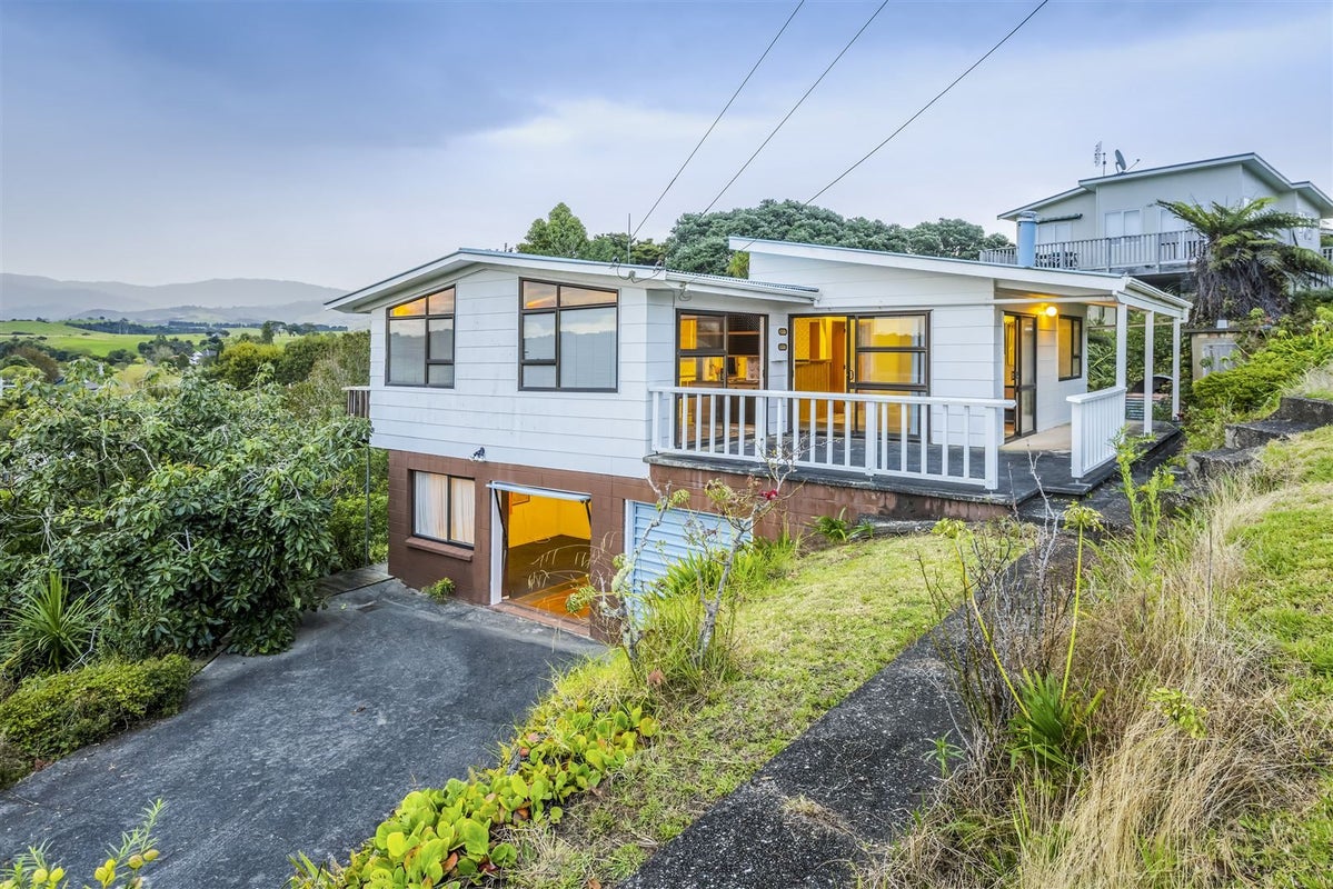 86 Howard Road, Papakura - Carousel 2