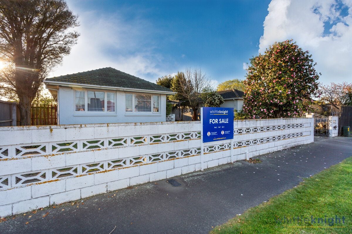 27 Tauiwi Crescent, Hei Hei, Christchurch - Carousel 1