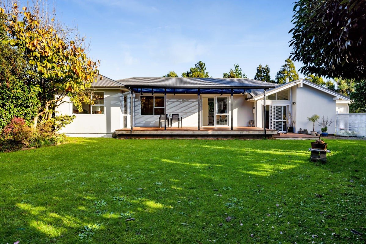 196 Seaview Road, Westown, New Plymouth - Carousel 2