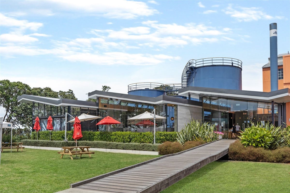 23 Willow Avenue, Birkenhead, Auckland - Carousel 16