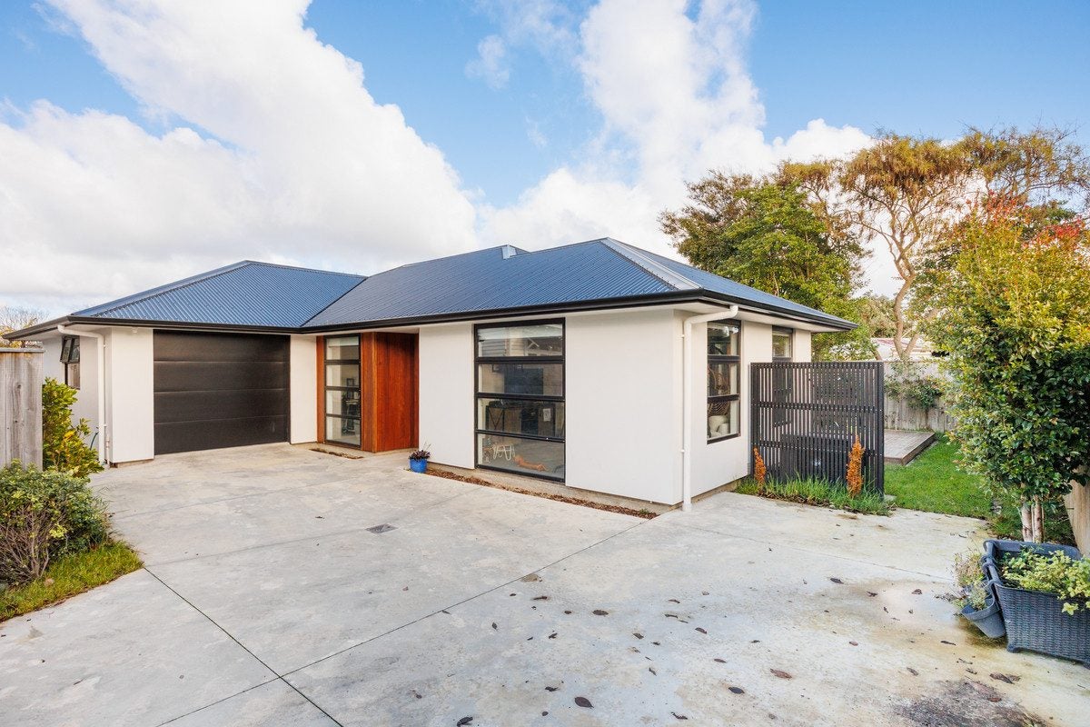 23A Karina Terrace, Roslyn, Palmerston North - Carousel 1
