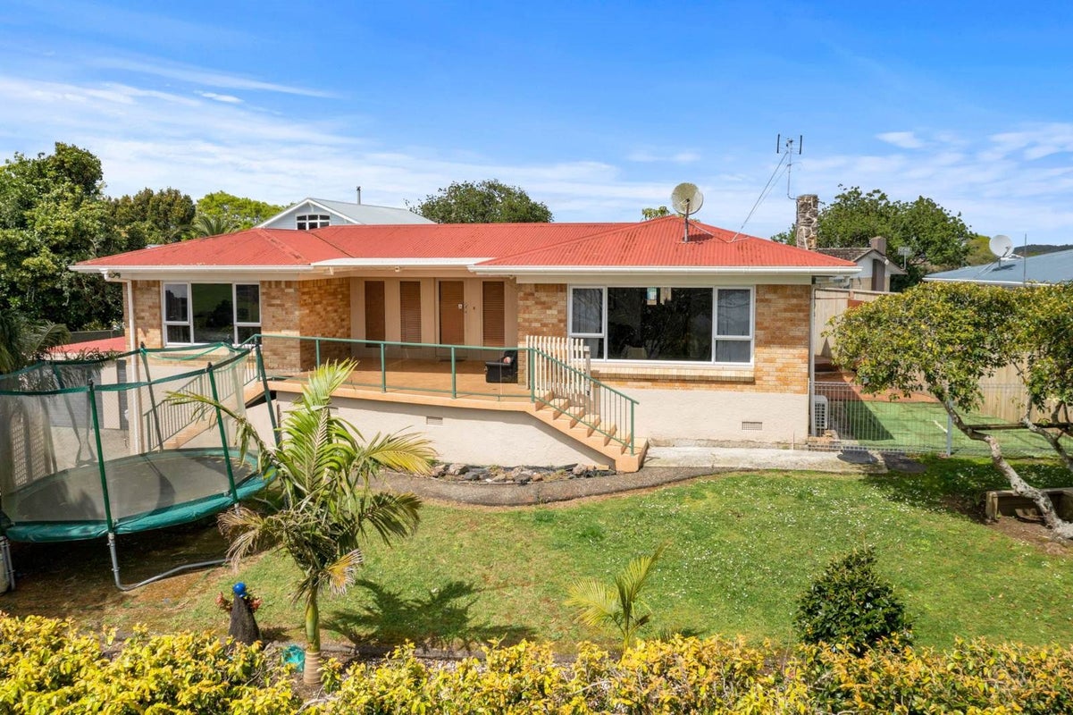3 Ascot Avenue, Kamo, Whangarei - Carousel 16