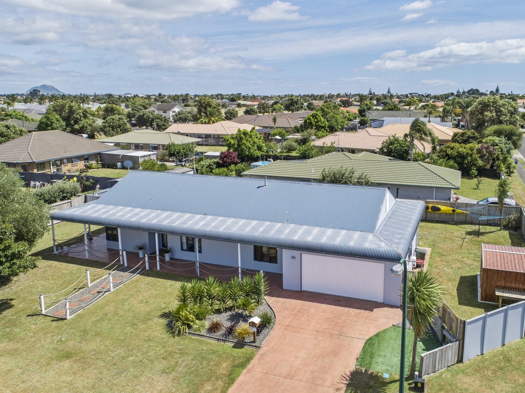 5 Dune Avenue, Papamoa Beach, Papamoa - Carousel 1