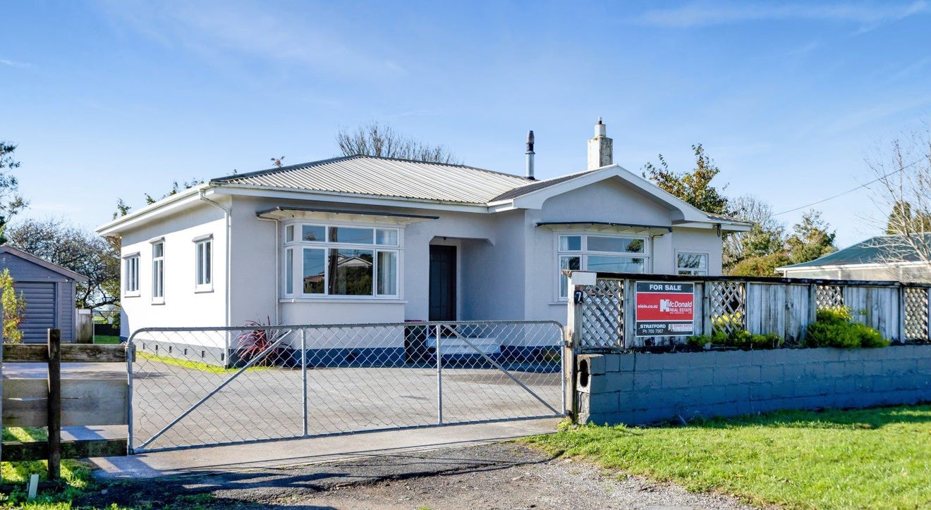 7 Kent Terrace, Midhirst, Stratford - Carousel 1