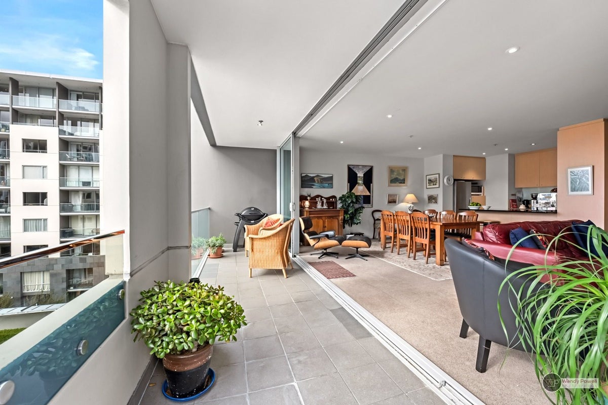 B41/10 Ebor Street, Te Aro, Wellington - Carousel 2