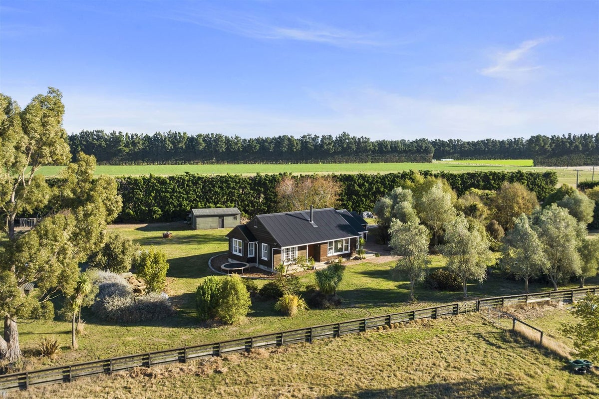 810 Hoskyns Road, Christchurch - Carousel 31