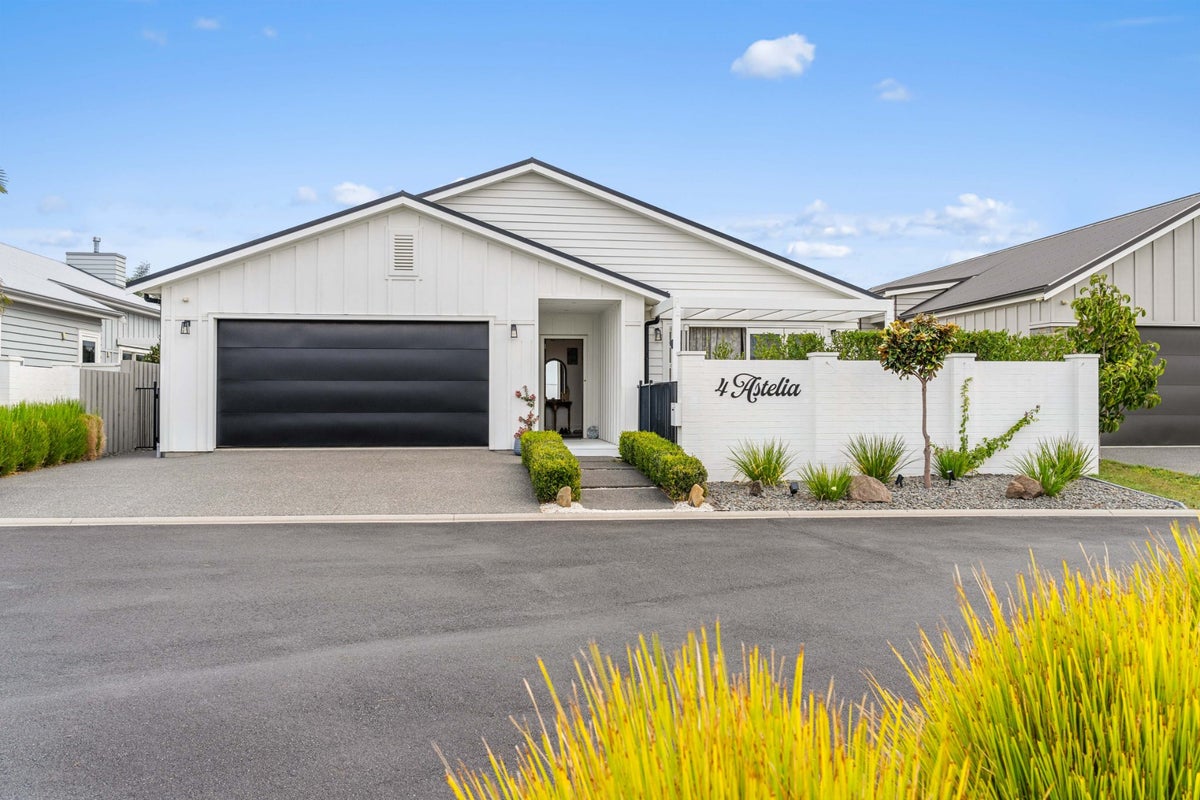 4 Astelia Lane, Papamoa Beach, Papamoa - Carousel 1