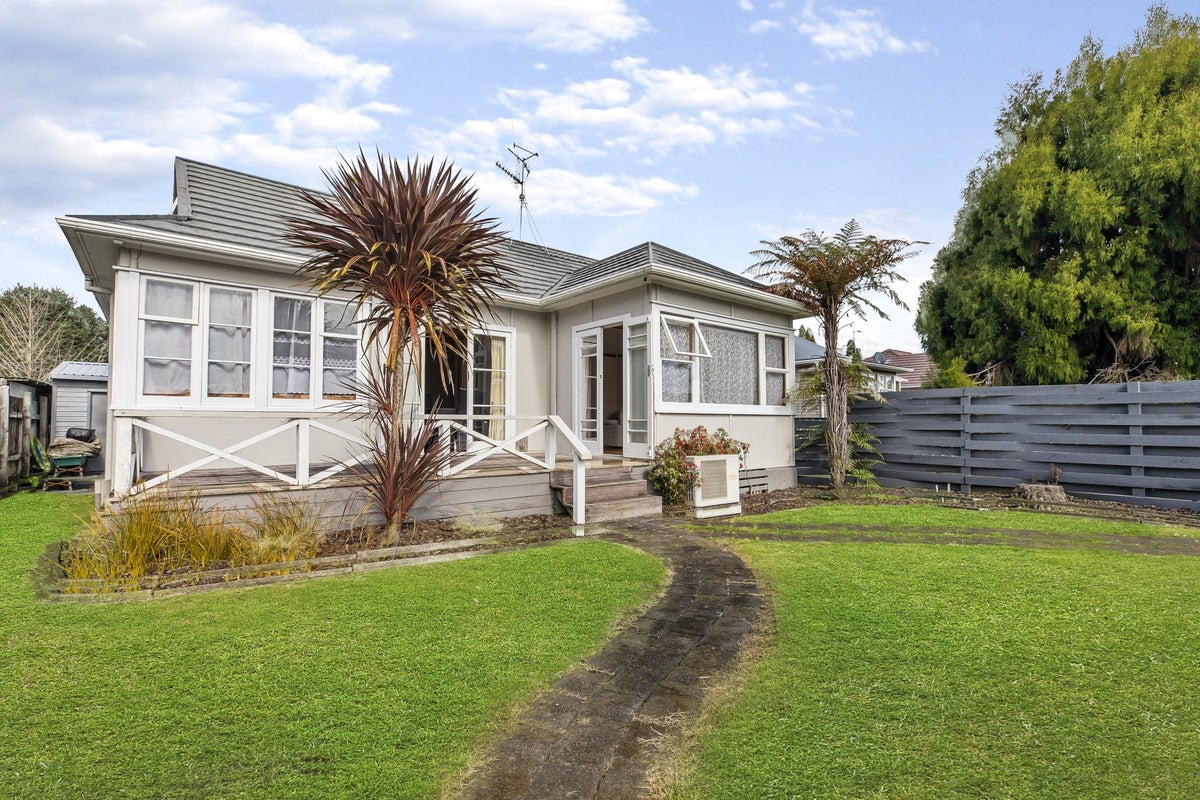 6 Nineteenth Avenue, Tauranga South, Tauranga - Carousel 2