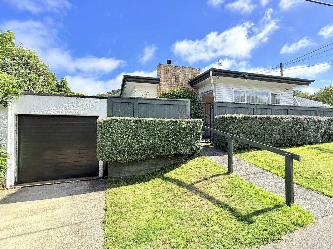 42A Friend Street, Karori, Wellington - Carousel 2