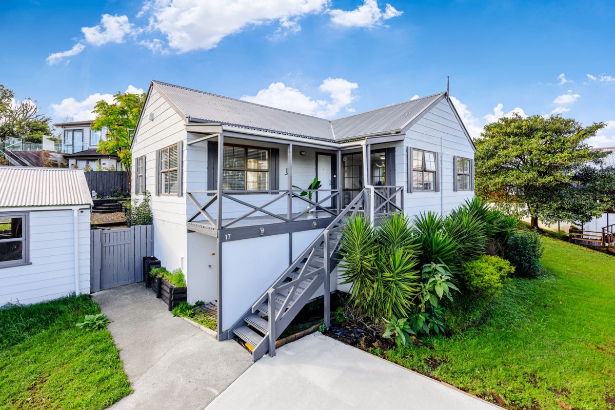 17 Palmetto Place, Goodwood Heights, Auckland - Carousel 2