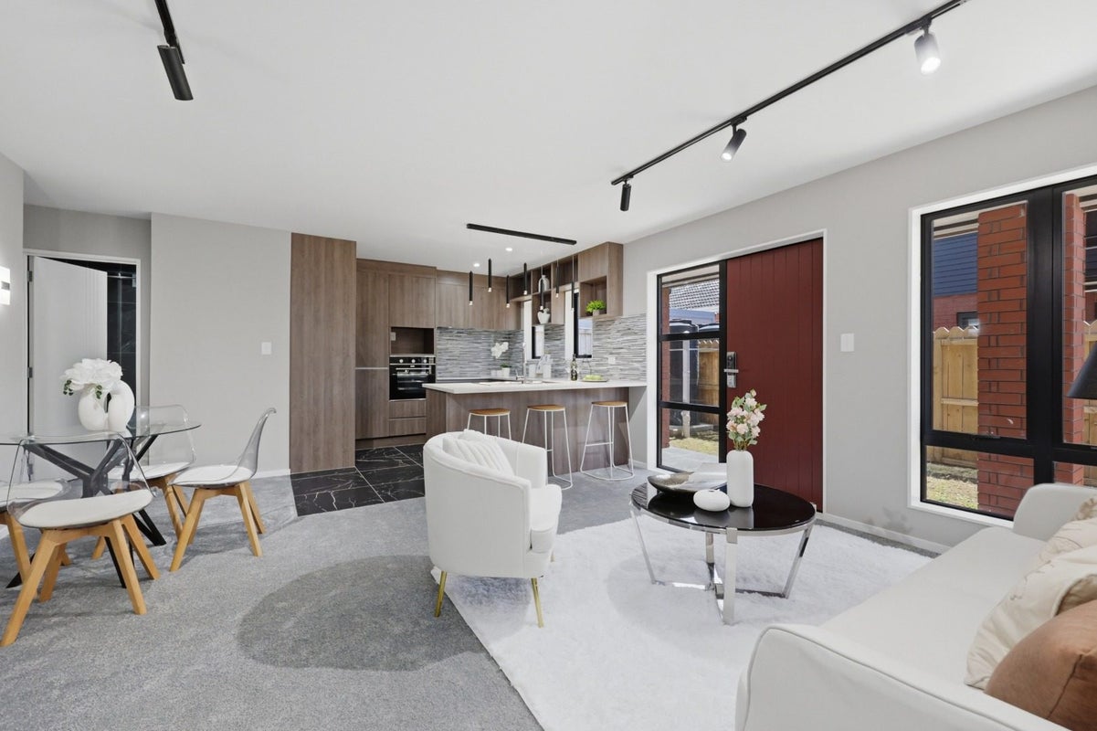716D Massey Road, Mangere, Auckland - Carousel 2