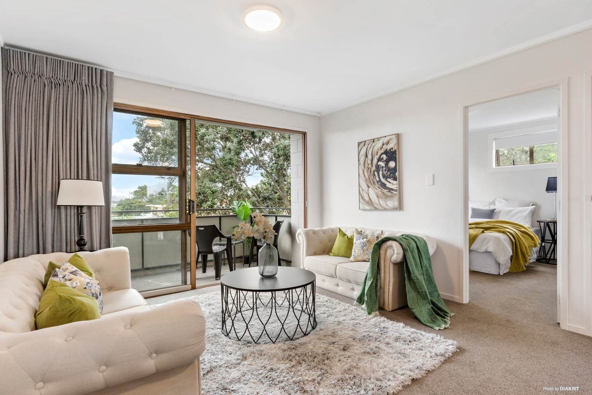 25/44 Esplanade Road, Mount Eden, Auckland - Carousel 1