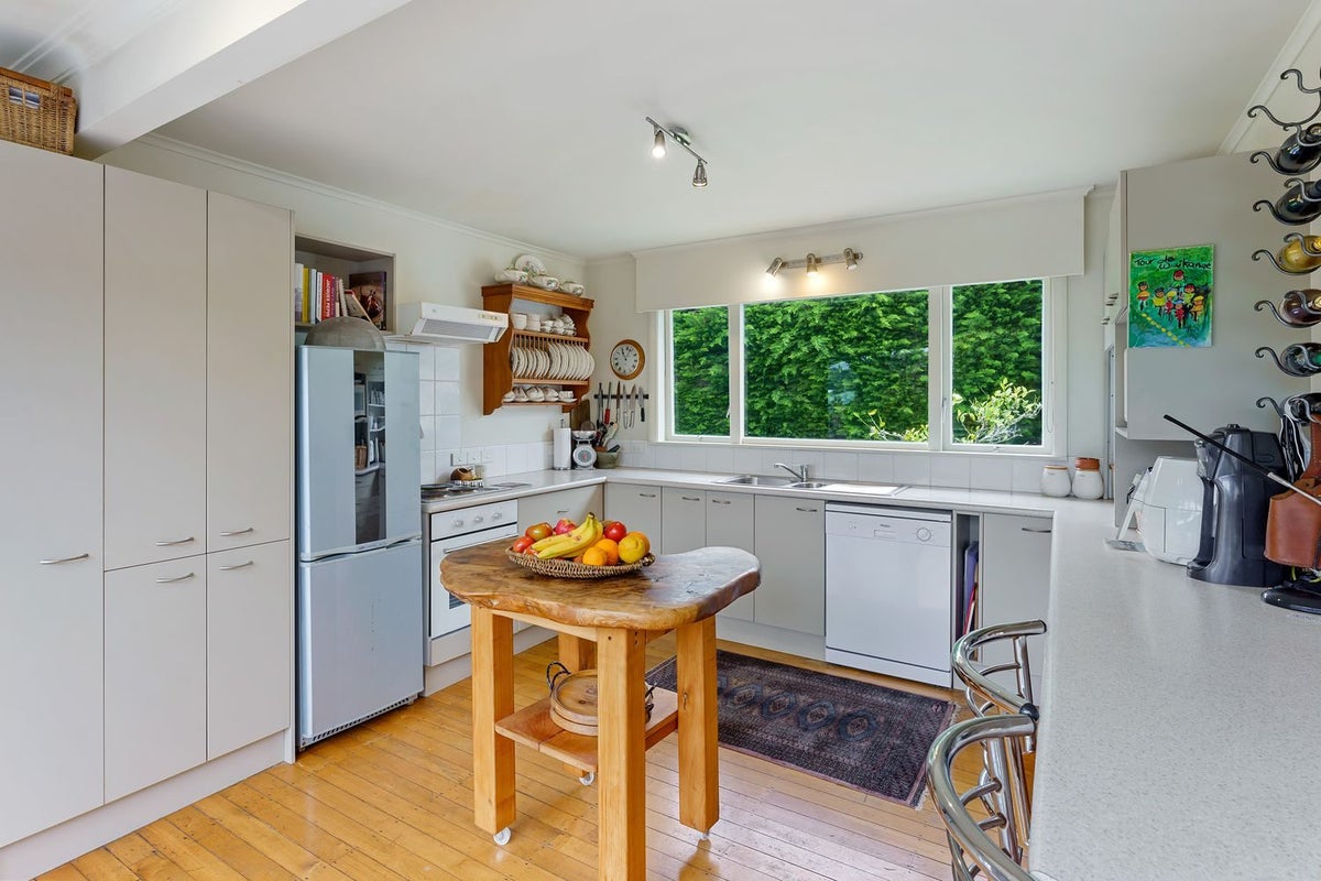 29 Hona Street, Waikanae Beach, Waikanae - Carousel 2