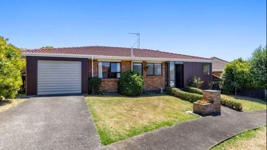 3 Tate Grove, Half Moon Bay, Auckland - Carousel 1