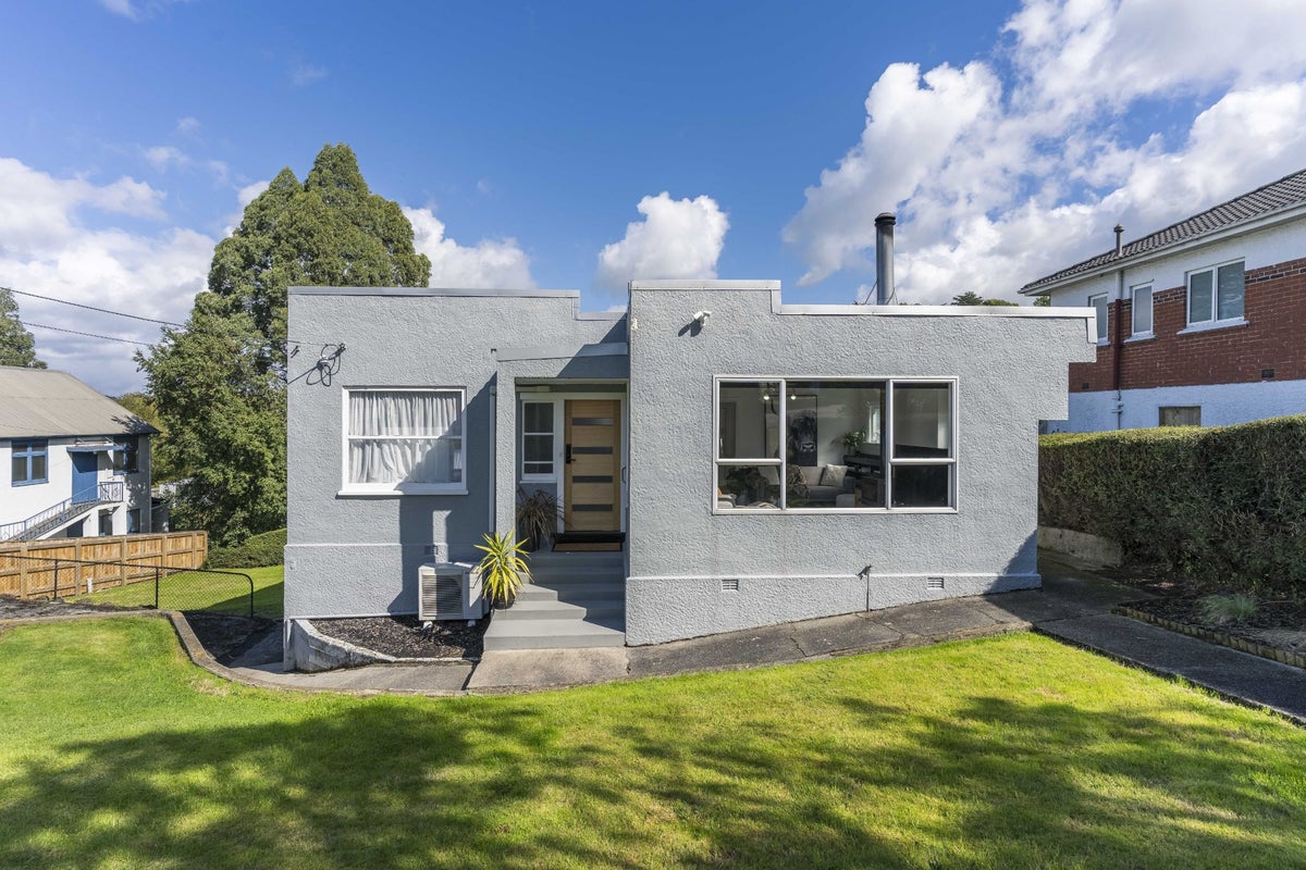 16 Abbotsford Road, Green Island, Dunedin - Carousel 2