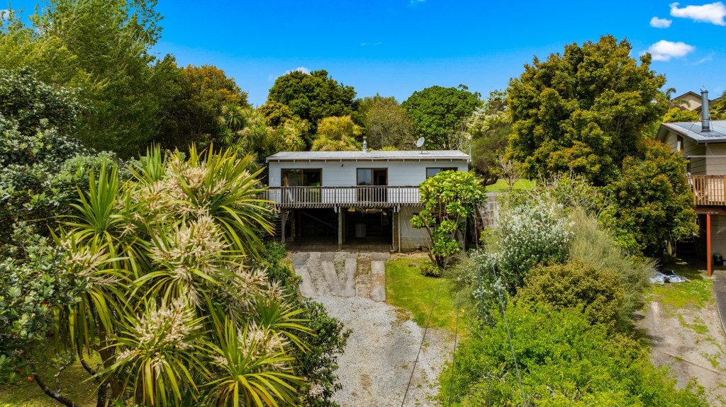10 Poplar Road, Stanmore Bay, Whangaparaoa - Carousel 1