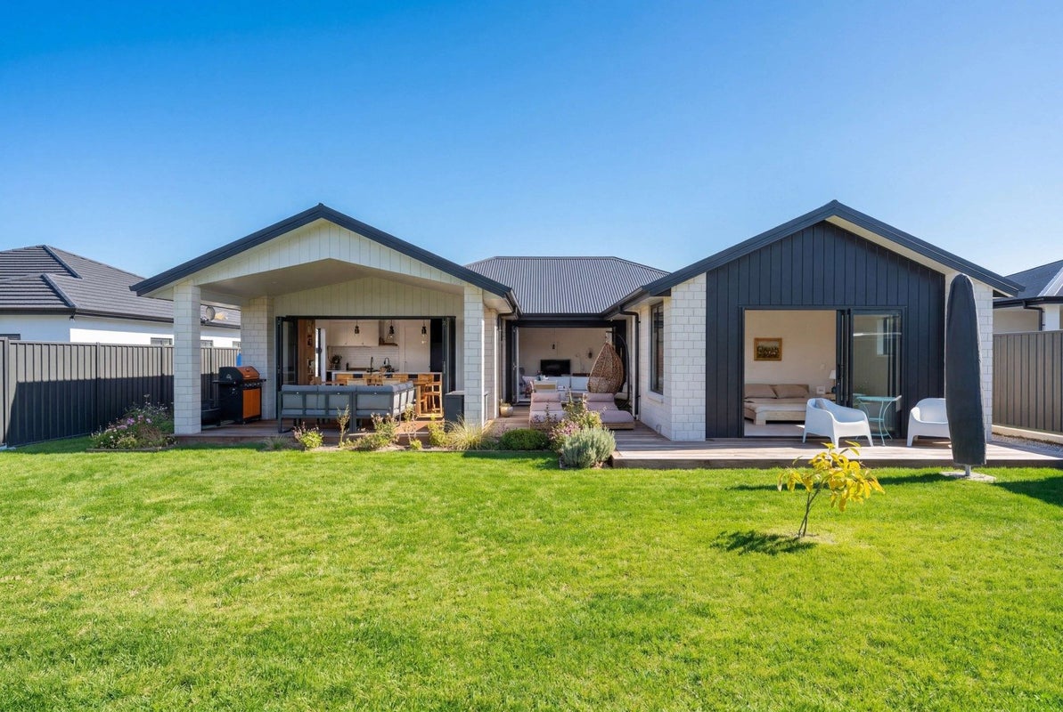 25 Arihi Crescent, Frimley, Hastings - Carousel 2
