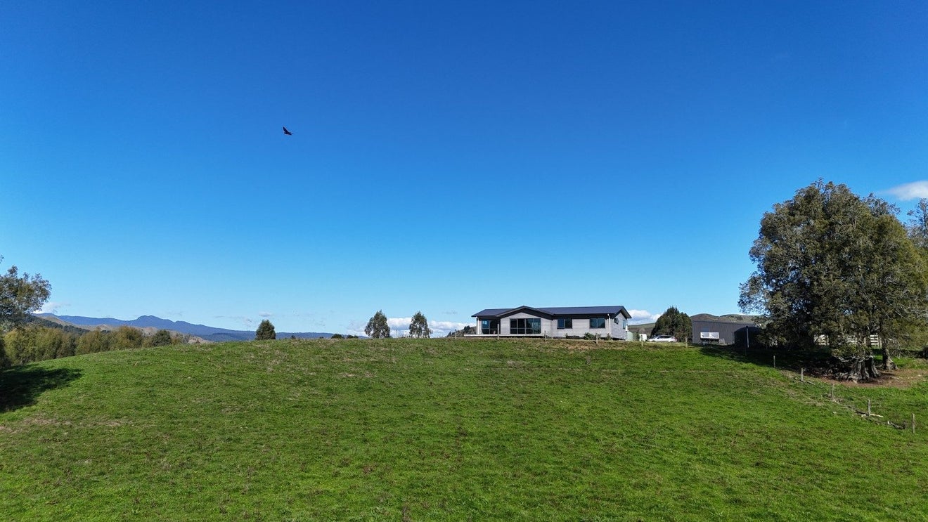 305 Waitetuna Valley Road, Raglan - Carousel 2