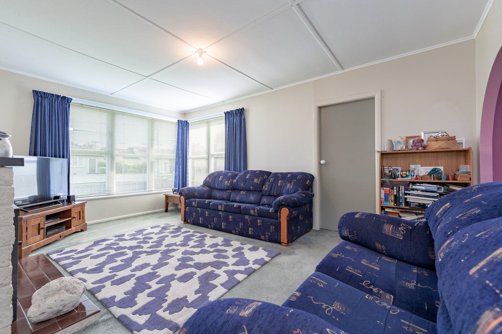 5 Strand Crescent, Naenae, Lower Hutt - Carousel 2