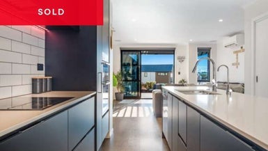 3 Seafarer Crescent, Stanmore Bay, Whangaparaoa - Carousel 1