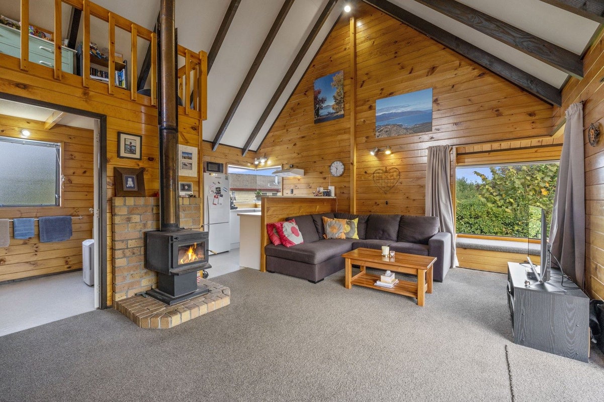 11 Kahurangi Drive, Rangatira Park, Taupo - Carousel 2