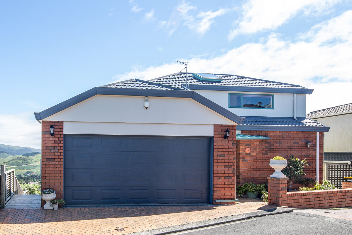 26 Pelorous Street, Paparangi, Wellington - Carousel 1