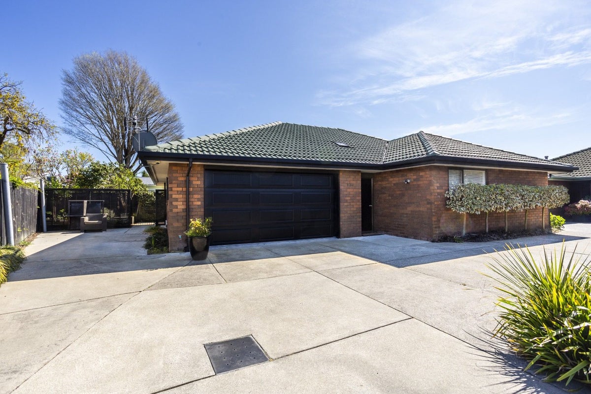 1/31A Lansbury Avenue, Strowan, Christchurch - Carousel 1