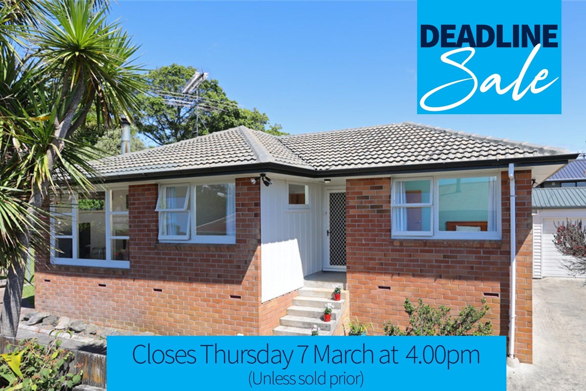 3 Tracey Terrace, Te Atatu South, Auckland - Carousel 1