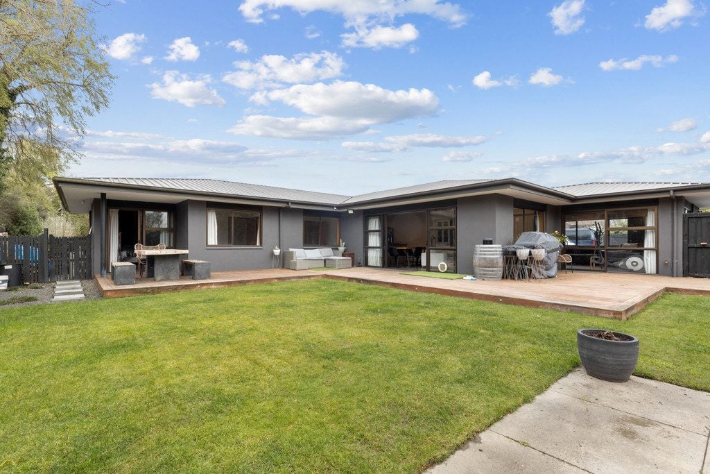 29B Lakewood Drive, Burwood, Christchurch - Carousel 1