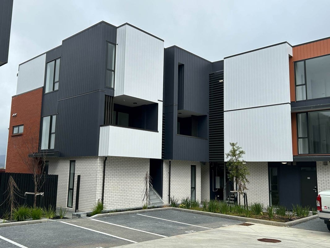 2/6 Treasure Lane, TE ATATU SOUTH, AUCKLAND - Carousel 1